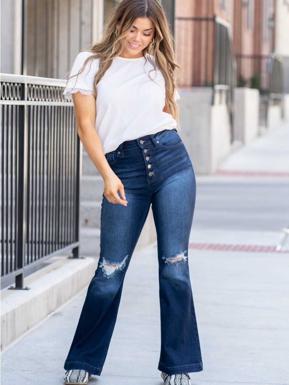 KanCan Petite Hastings High Rise Button Fly Trouser Flare Jeans Size 30 x 26.5”